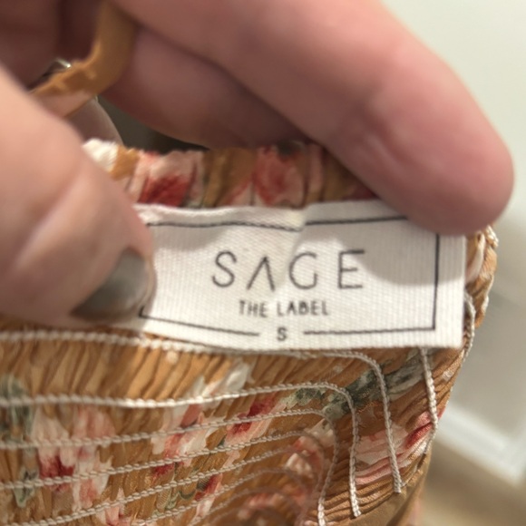 Sage The Label Camel Blush Dress - Small
This dress is very floral and flowing! - Picture 8 of 8